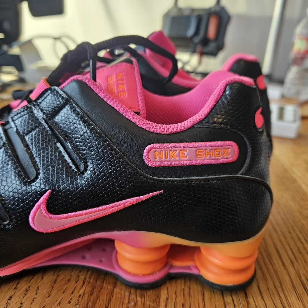 Nike Shox Women's Black and Pink Athletic Shoes Sz 10.5 See Pictures 488312-021 - Picture 6 of 10